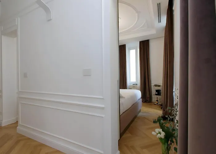 Domna Luxury