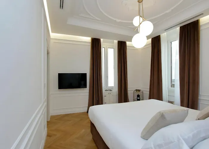 Domna Luxury